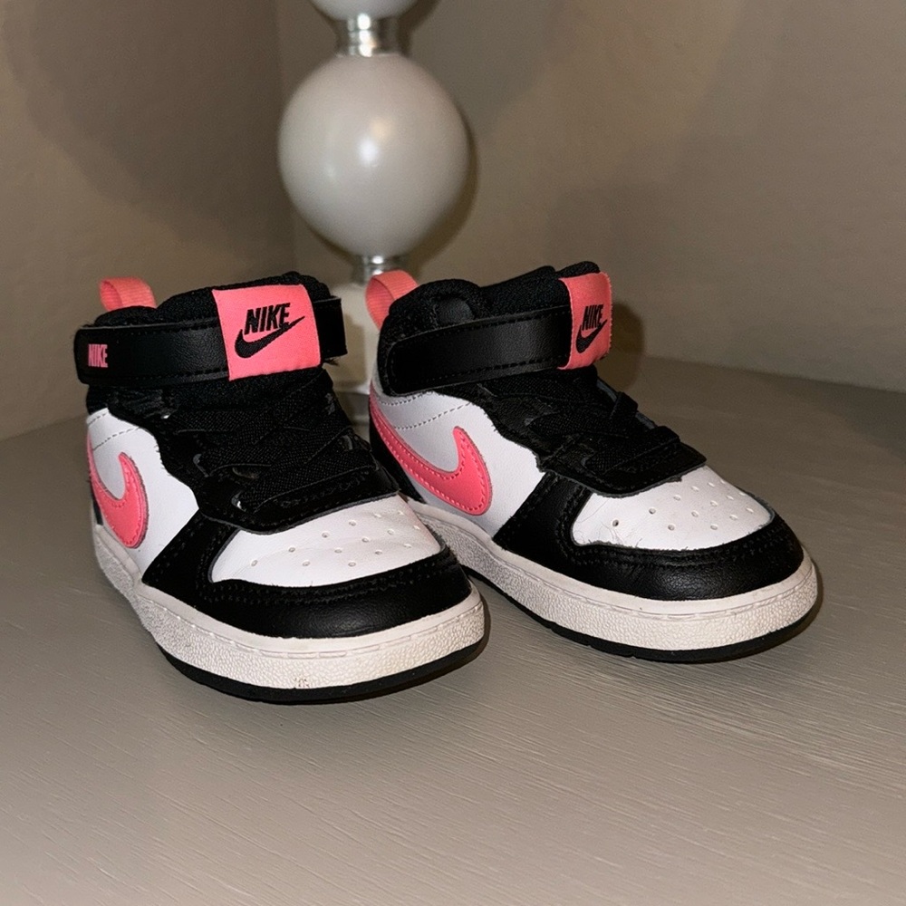 Nike Toddler Girls' Court Borough Mid 2 Shoes